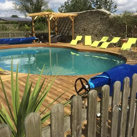 Chateau Villeneuve Bed & Breakfast Donnay